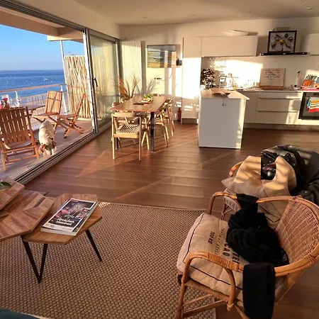 Premiere Ligne Acces Prive Et Direct A La Vue *